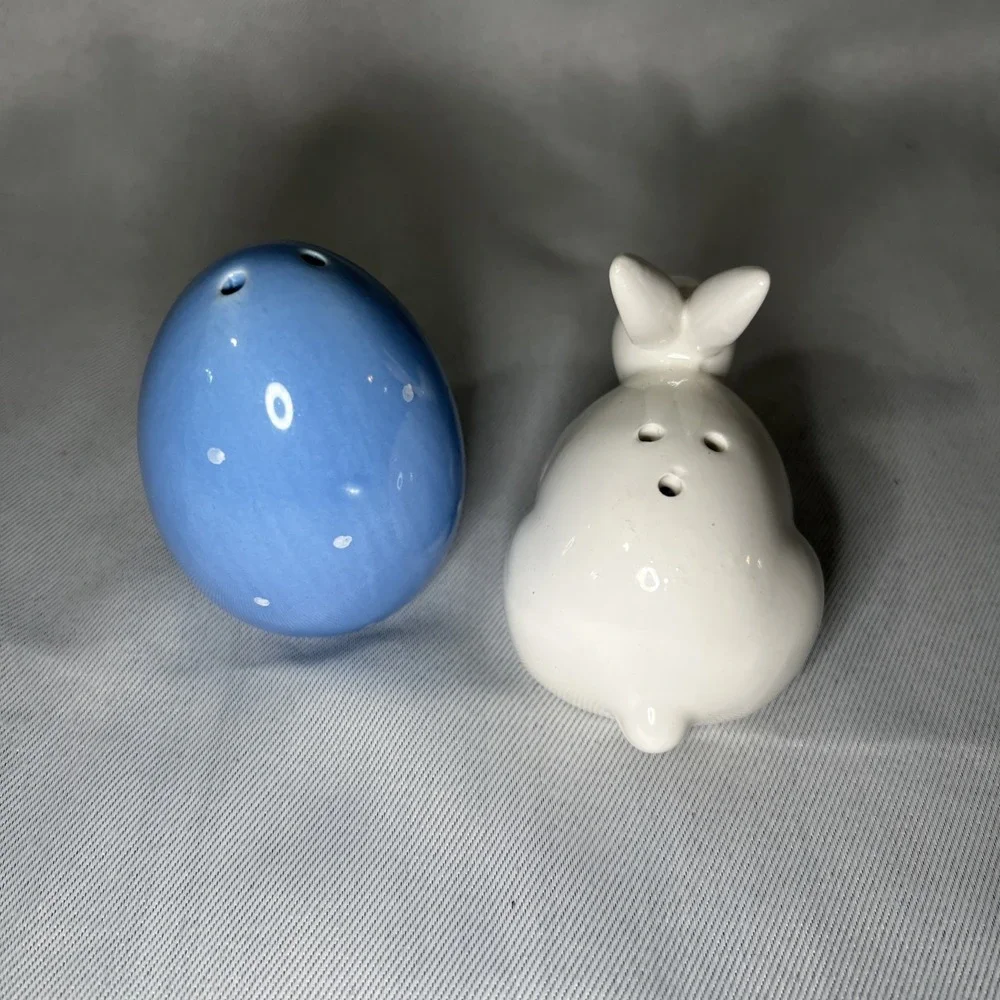 NEW Easter Bunny And Egg‎ Salt and Pepper Shaker